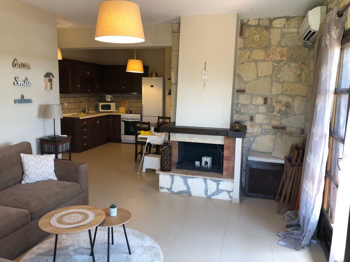 Holliday Stone Villa Psakoudia Extérieur photo